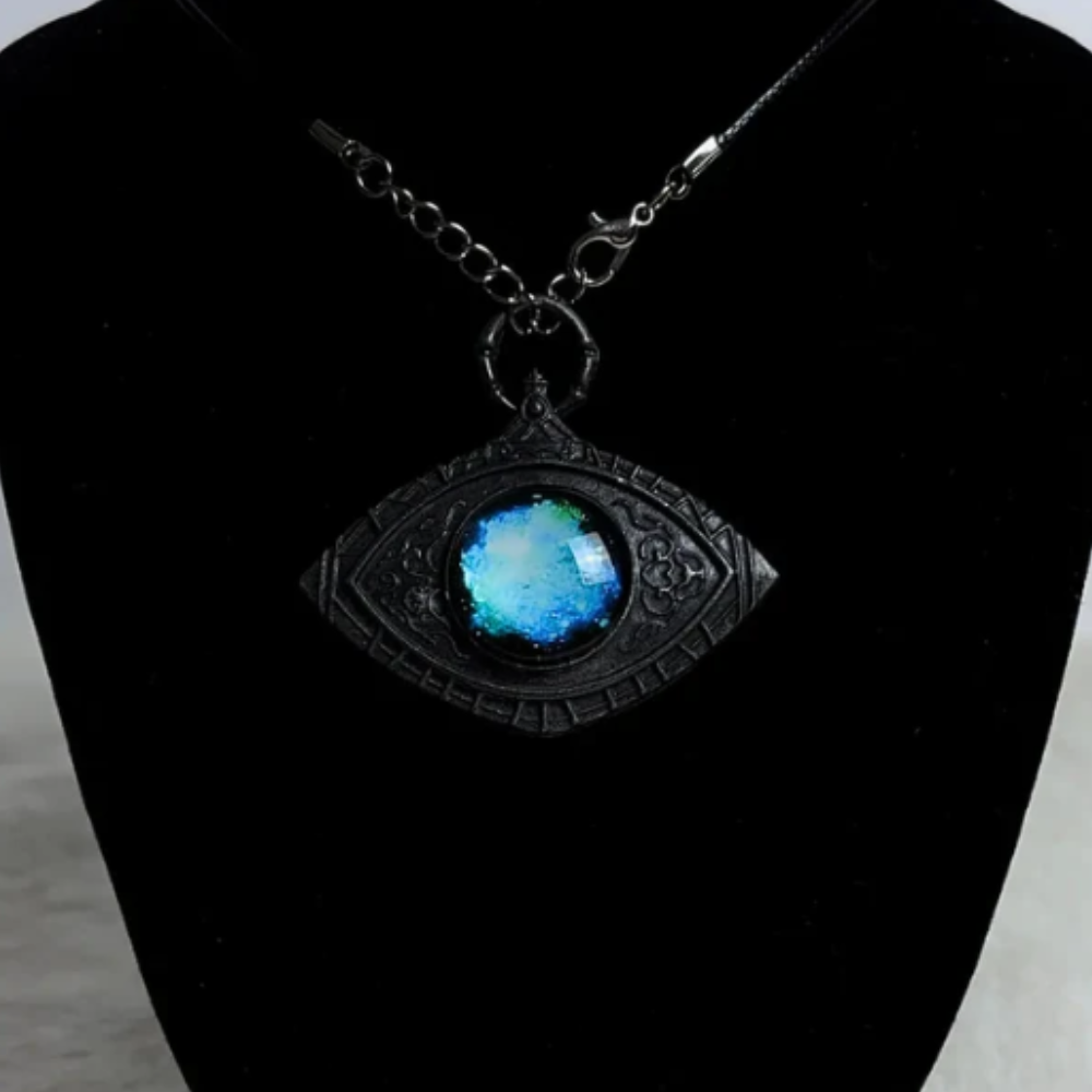 Cosmic Eye Chain